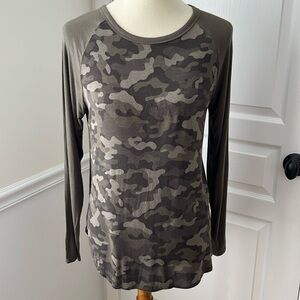 Faded Glory Camo Print Top